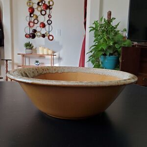 Canonsburg Pottery Butterscotch Serving Bowl. 10.25" Gold w/ Drip Border.